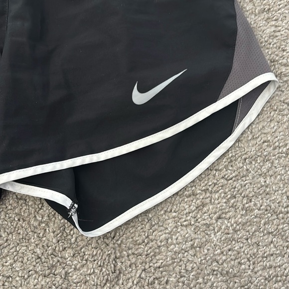 Nike Women's Black Running Shorts - Picture 3 of 4